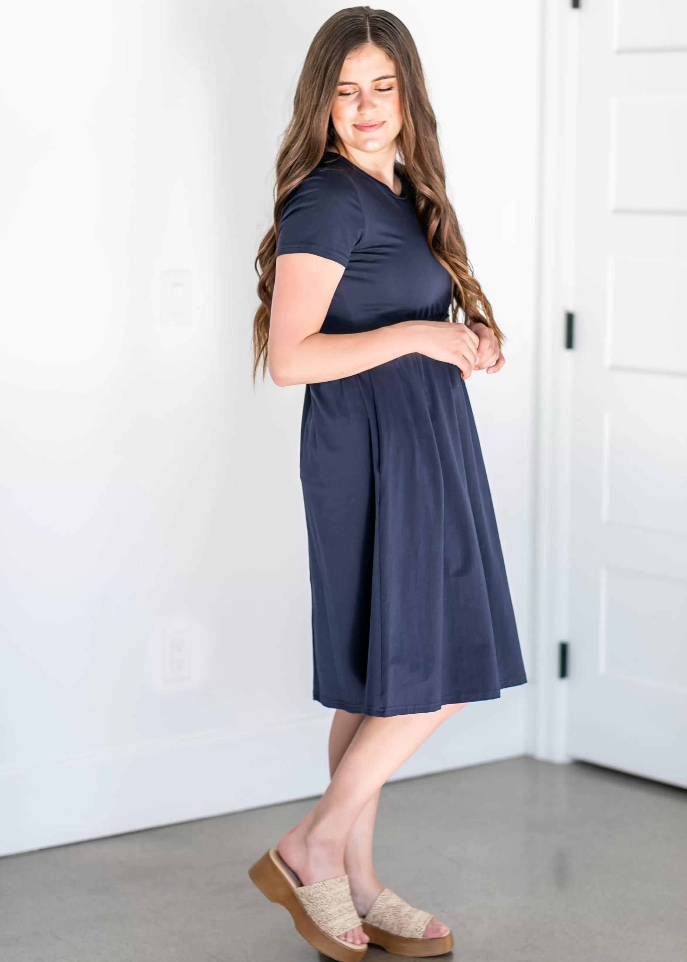 * Brie Short Sleeve Midi Dress Store