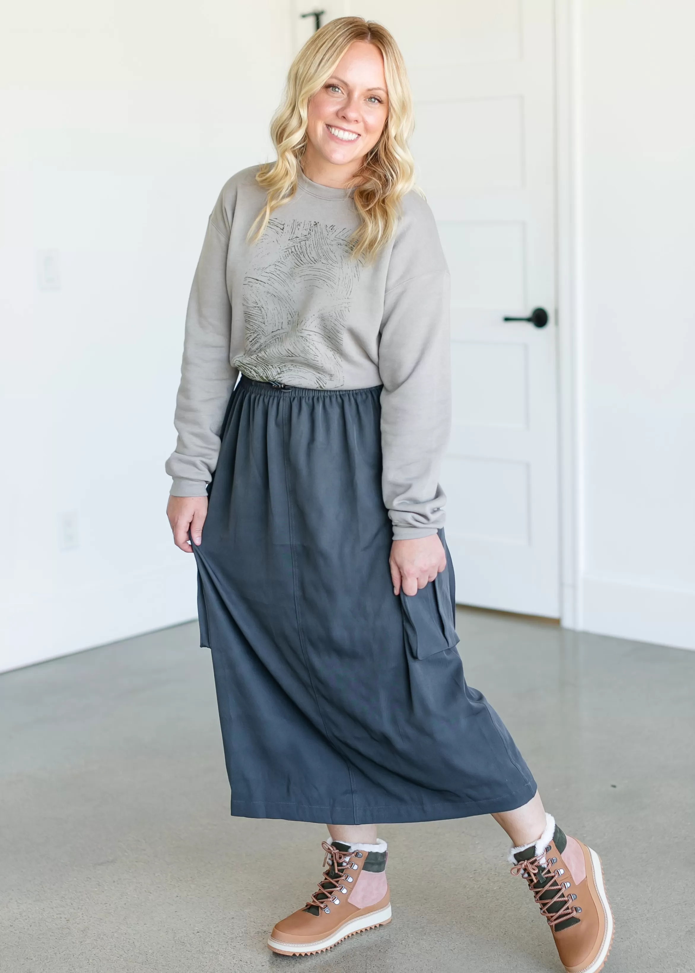 Doe & Rae Drawstring Waist Cargo Midi Skirt Fashion