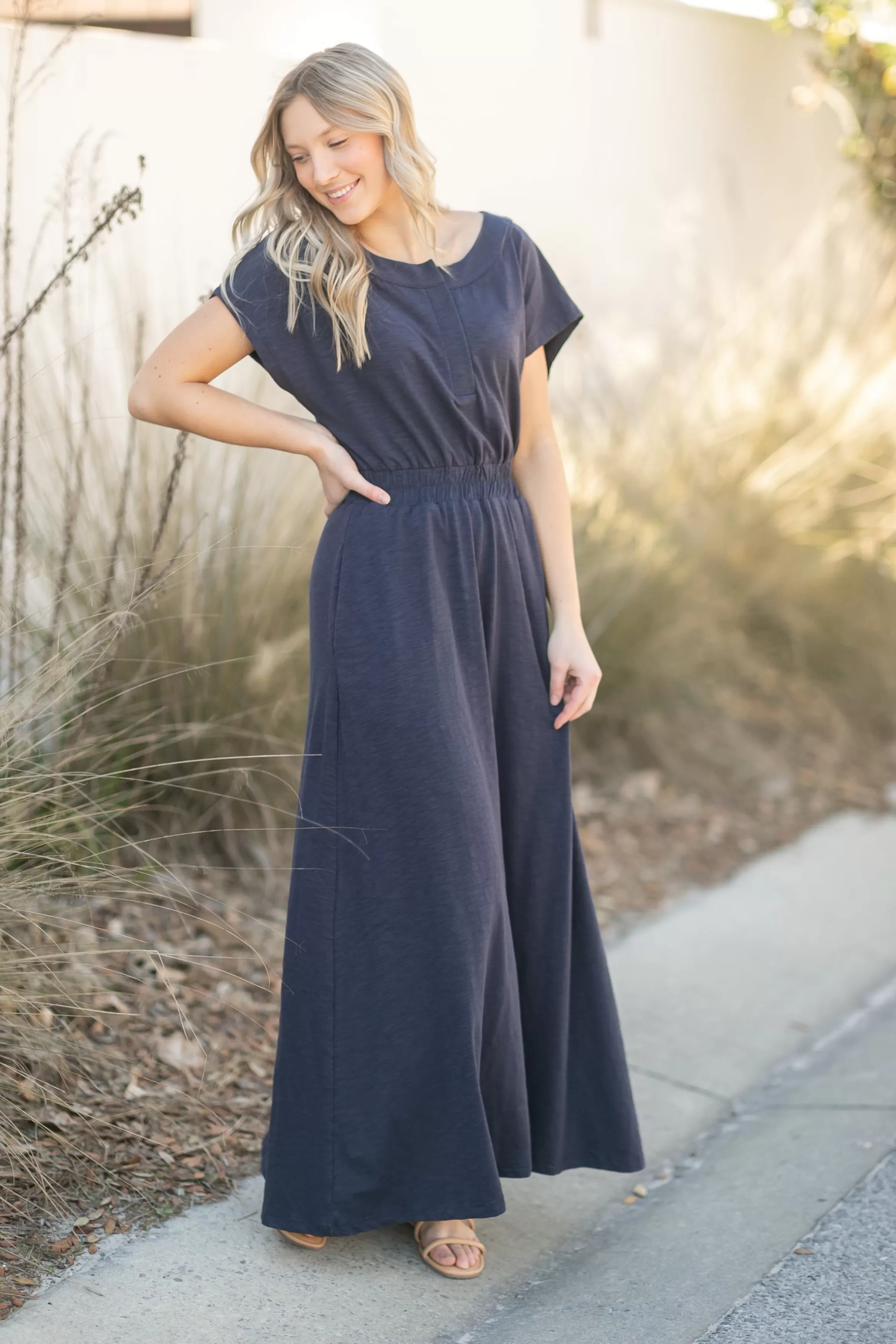 * Reva Cinched Waist Essential Maxi Dress Best Sale